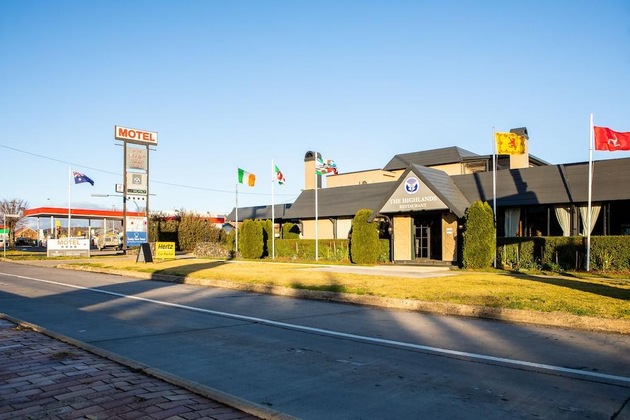 Gallery - New England Motor Lodge