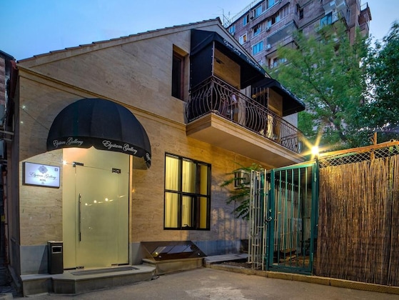Gallery - Elysium Gallery Hotel