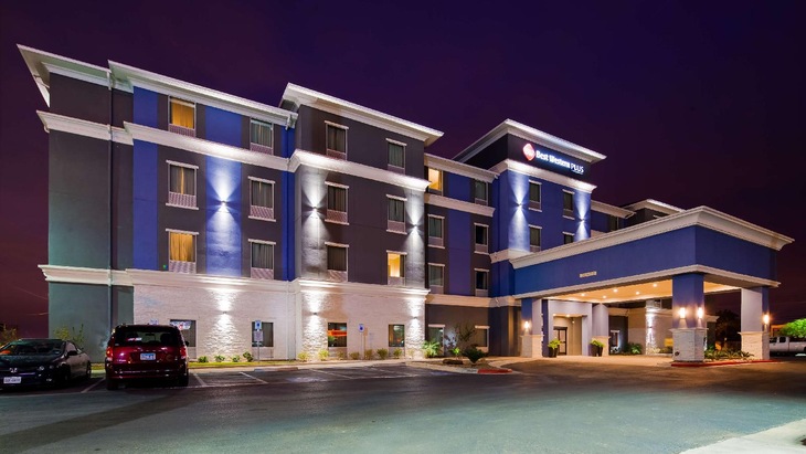 Gallery - Best Western Plus Laredo Inn & Suites