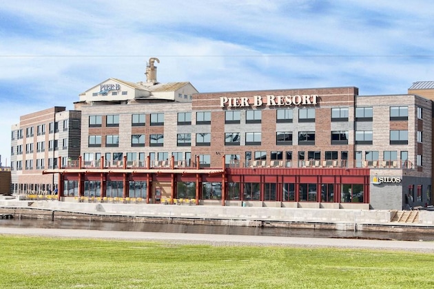 Gallery - Pier B Resort