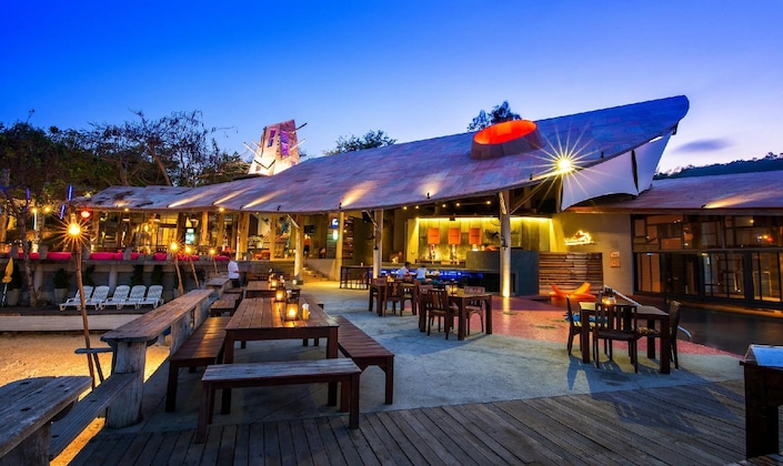 Gallery - Bar And Bed Resort