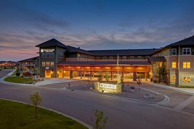 Gallery - Clarion Hotel & Suites