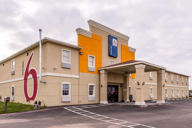 Gallery - Motel 6 Jourdanton