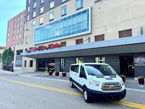 Gallery - Hampton Inn & Suites Grand Rapids Downtown