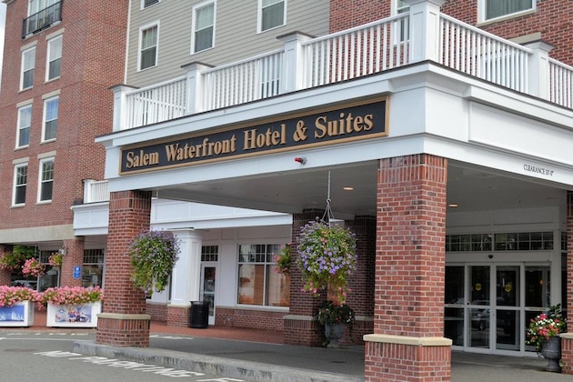 Gallery - Salem Waterfront Hotel & Suites