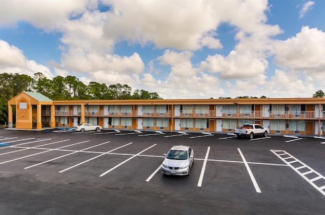 Gallery - Hometowne Studios By Red Roof Vero Beach - I-95