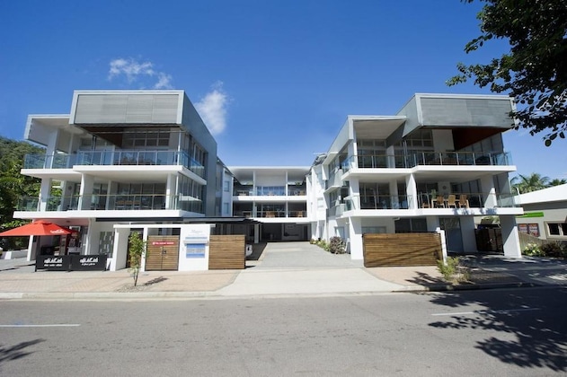 Gallery - Maggies Beachfront Apt. 1