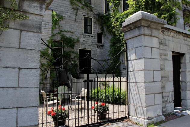 Gallery - Frontenac Club Inn