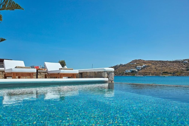 Gallery - Mykonos Waves Beach House & Suites