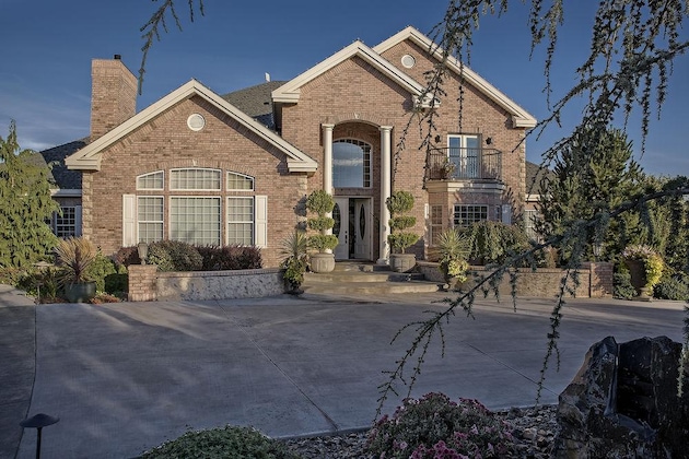 Gallery - Cameo Heights Mansion