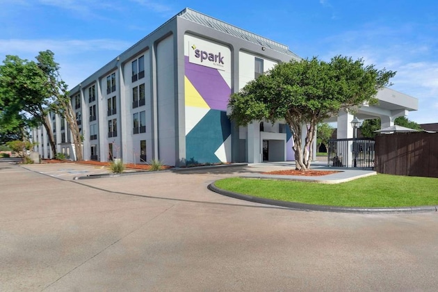 Gallery - Spark By Hilton Grand Prairie