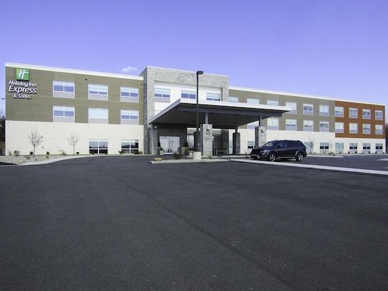 Gallery - Holiday Inn Express & Suites Coldwater, An Ihg Hotel
