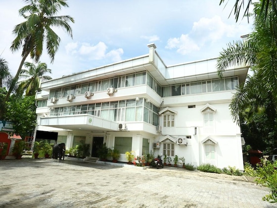 Gallery - Oyo 2240 Krishna Regency