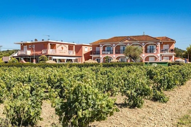 Gallery - Grapevines Hotel