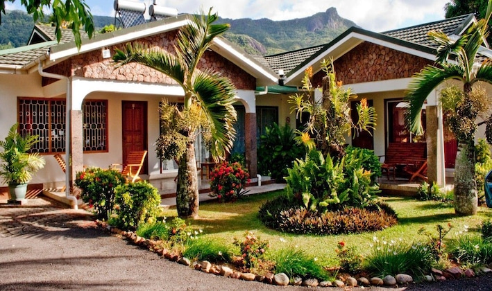 Gallery - Villa De Roses