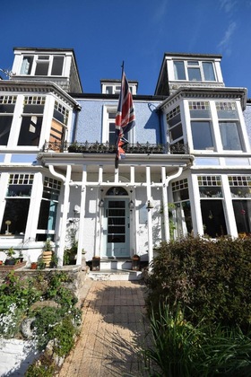 Gallery - Newberry Beach Lodge