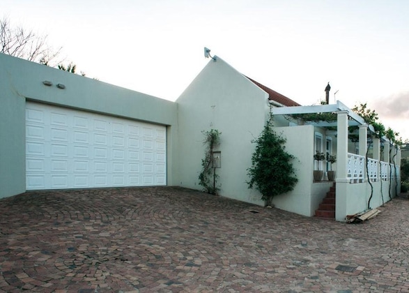 Gallery - Clos Malverne Wine Estate Accommodation