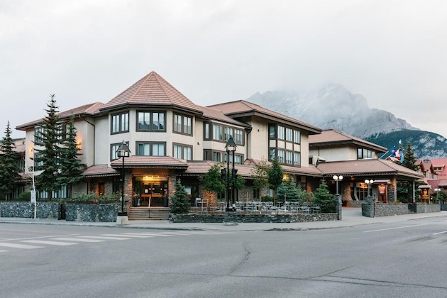 Gallery - Elk + Avenue Hotel