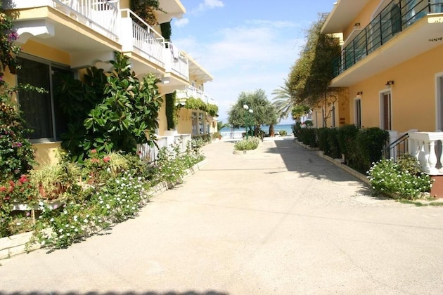 Gallery - Lemon Grove Hotel And Studios