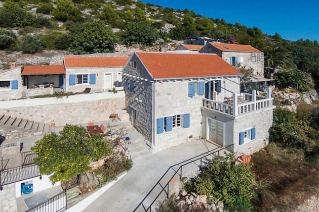 Gallery - Old Tree Villa