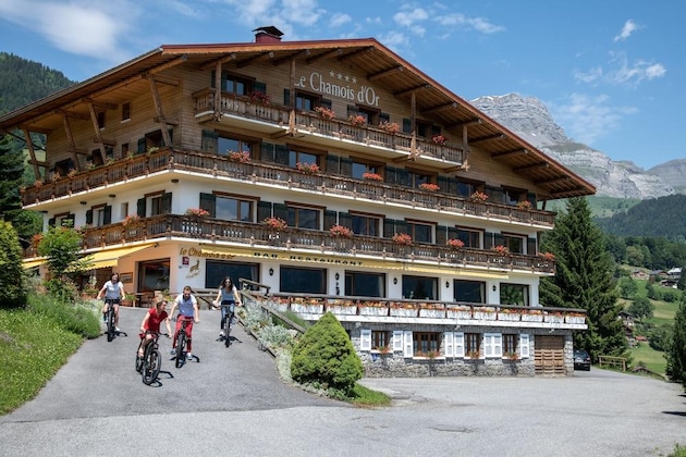 Gallery - Le Chamois D'or