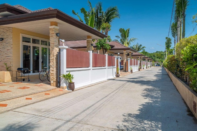 Gallery - Rawai Private Villas - Pool And Garden