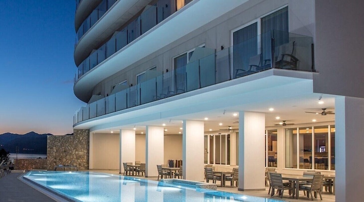 Gallery - Royal Blue Hotel