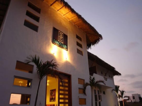 Gallery - Sanctuary Puerto Cayo Lodge