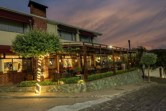 Gallery - Quindeloma Art Hotel And Gallery