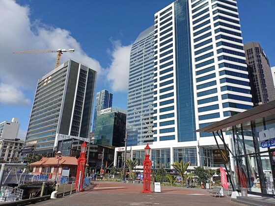 Gallery - Princes Wharf - Absolute Waterfront & Great Views