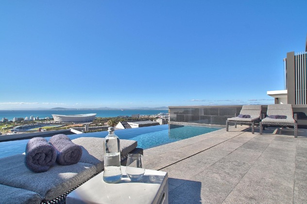 Gallery - Villa 5 Bedrooms 1 Bathroom in Green Point, Cape Town