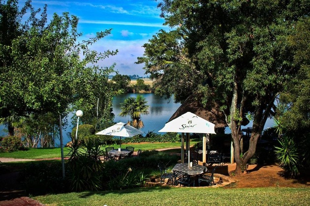 Gallery - Waterfront Country Lodge