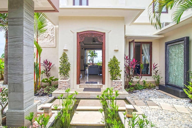Gallery - Villas 4 Bedrooms 3 Bathrooms in Cengiling, South Kuta
