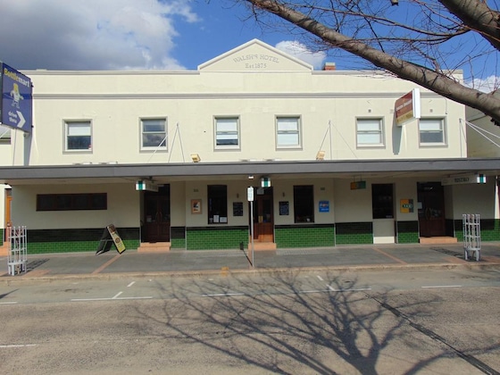 Gallery - Walshs Hotel