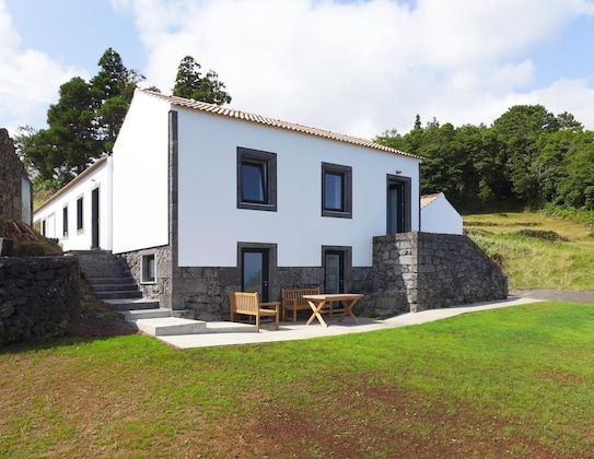 Gallery - Home 3 Bedrooms 2 Bathrooms, São Roque do Pico - 0