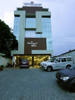 Gallery - Hotel D Courtyard