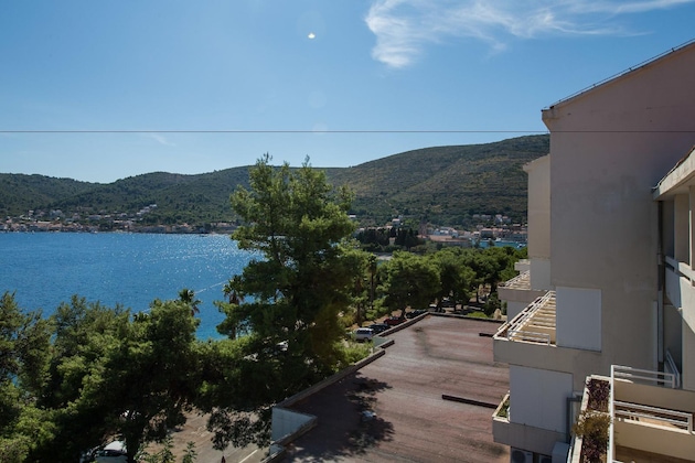 Gallery - Hotel Issa
