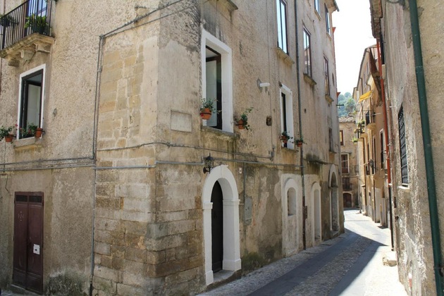 Gallery - Via Dell'astrologo