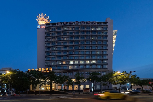 Gallery - Sunkist International Hotel