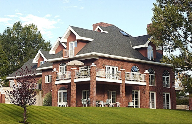 Gallery - Toad Hall Manor