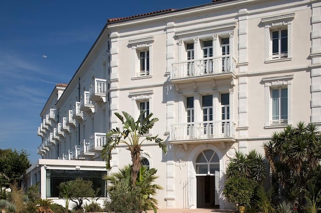 Gallery - Grand Hotel Des Sablettes Plage, Curio Collection By Hilton