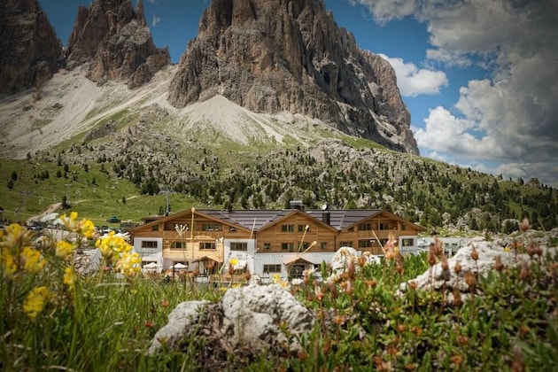 Gallery - Passo Sella Dolomiti Mountain Resort