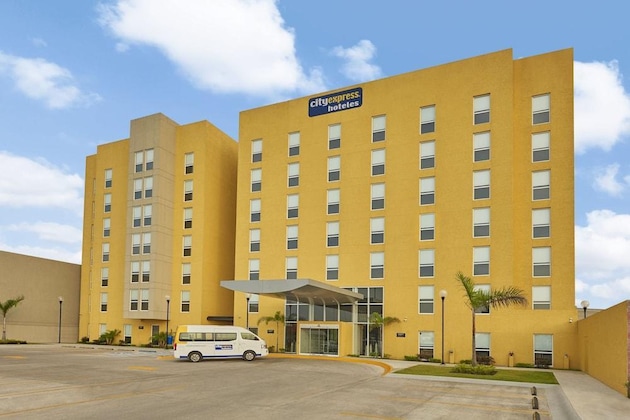 Gallery - City Express Tampico Altamira