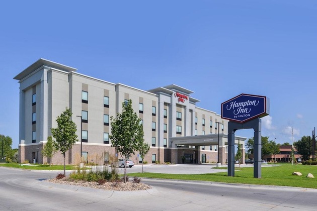 Gallery - Hampton Inn Omaha Airport