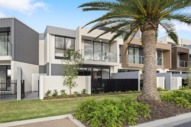 Gallery - The Peninsula At Hope Island