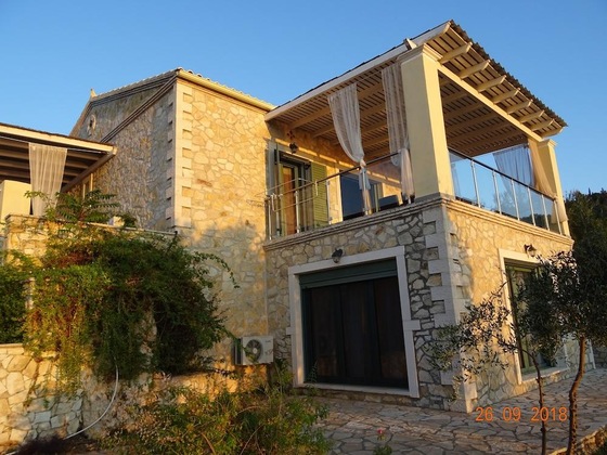 Gallery - Artist's Villa Red Rose