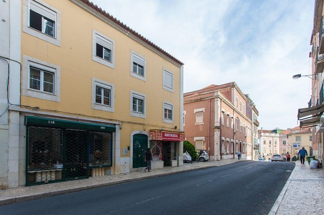 Gallery - Moniz Studio Apartment - By Lu Holidays