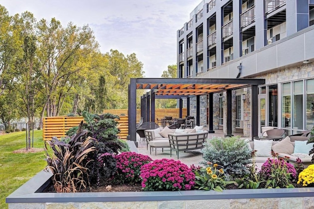 Gallery - Courtyard By Marriott Appleton Riverfront