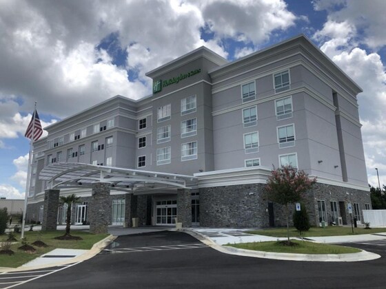Gallery - Holiday Inn Hotel And Suites Fayetteville W-Fort Bragg Area, An Ihg Hotel