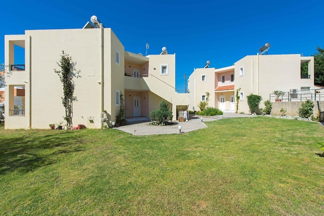 Gallery - Hidden Garden Rhodes Apartments